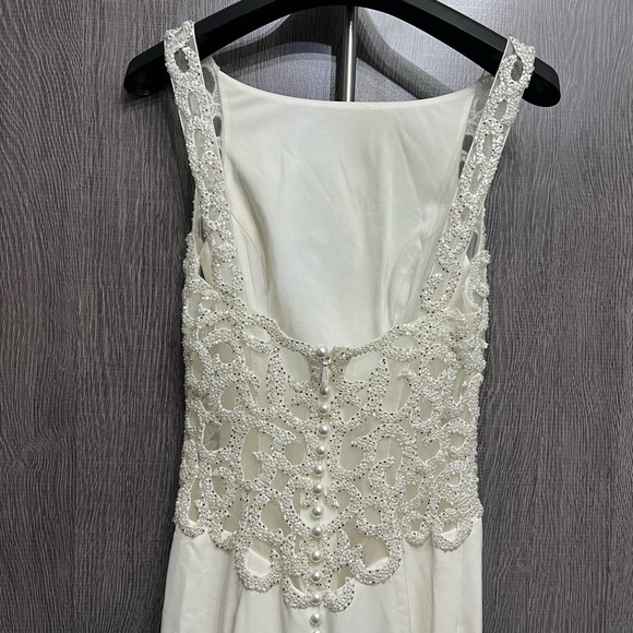 BEAUTIFUL WEDDING DRESS - Picture 4 of 16